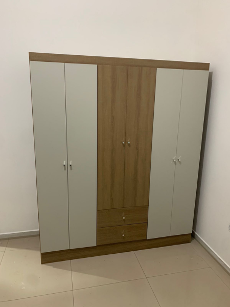 Guarda roupa simples montado